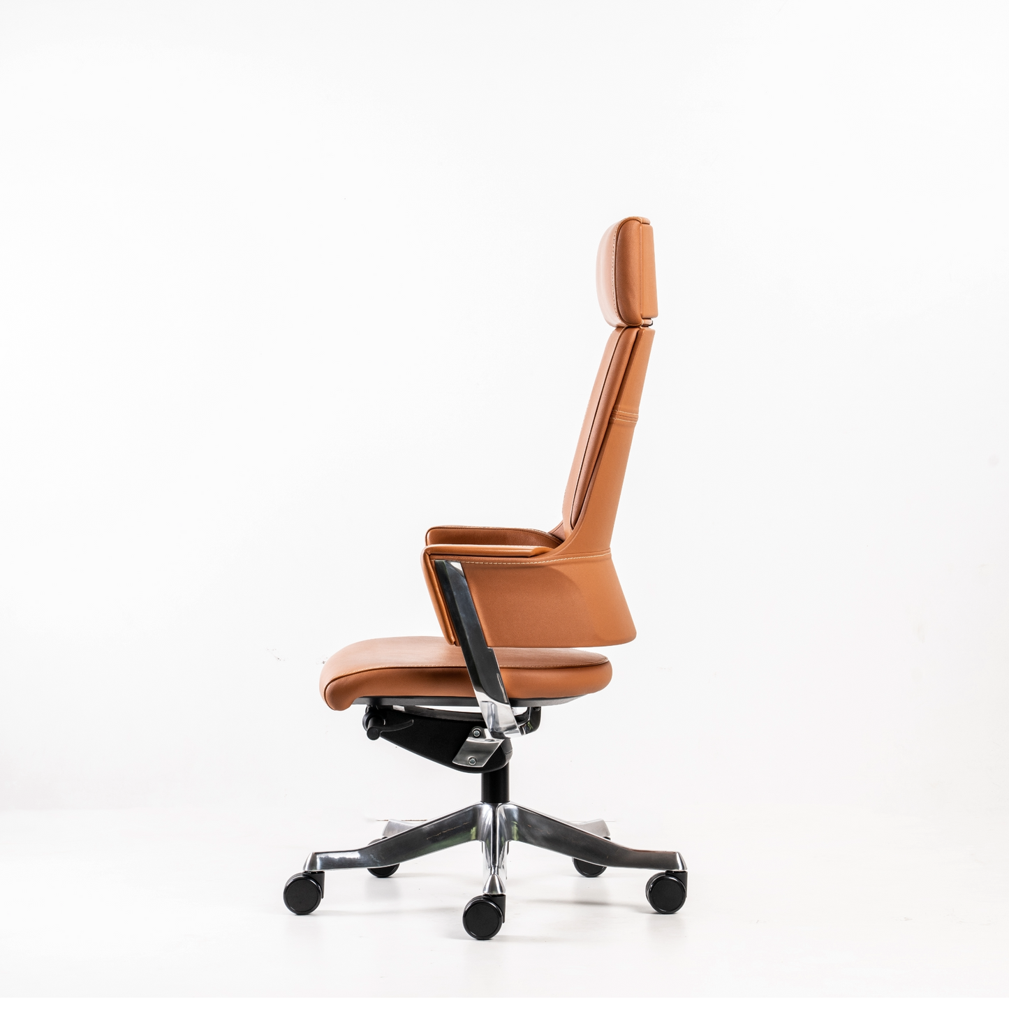 Dolfin model employs a four-point synchronised recline mechanism featuring gas seat height control, recline-tension adjustment, and stepless recline lock. The mechanism main structure is diecast aluminium while control levers and knobs are moulded in polypropylene, all in black textured finish.