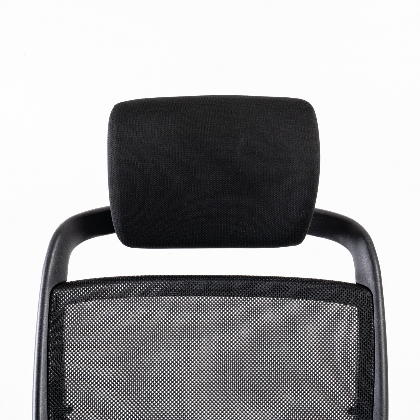 Headrest Cushion Headrest, adjustable for 5cm  in height. Headrest shells in black  polypropylene (100% recyclable).