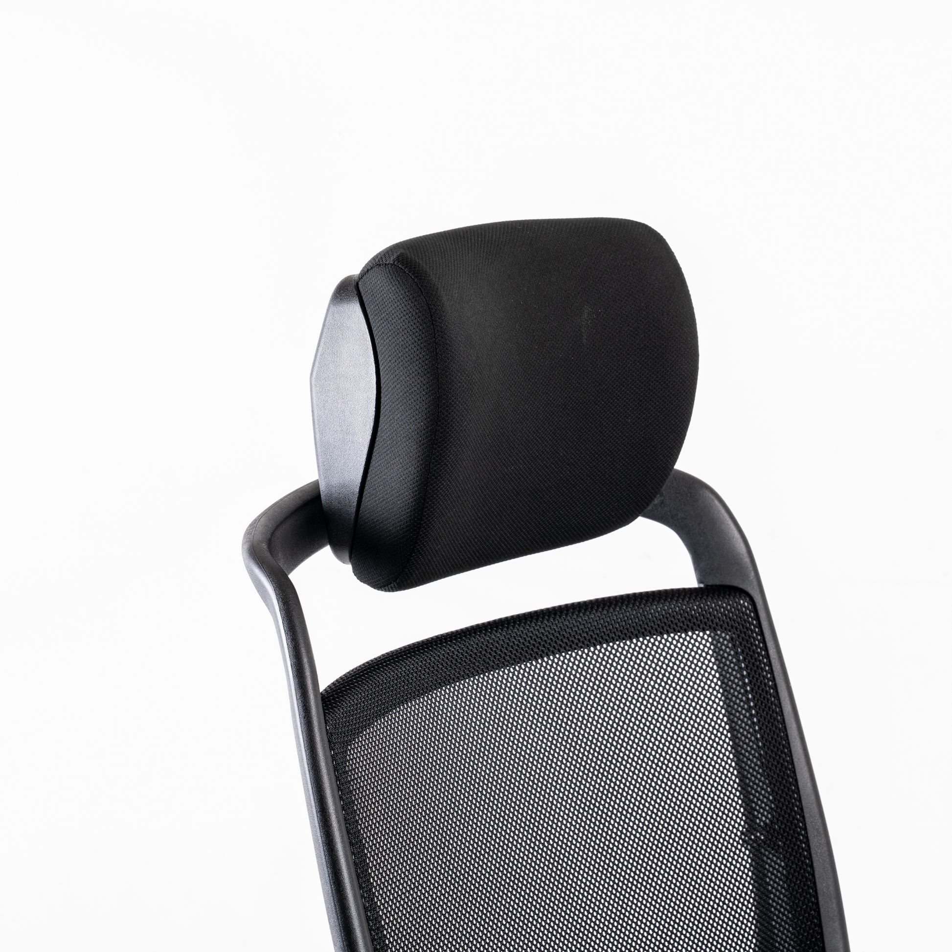 Headrest Cushion Headrest, adjustable for 5cm  in height. Headrest shells in black  polypropylene (100% recyclable).