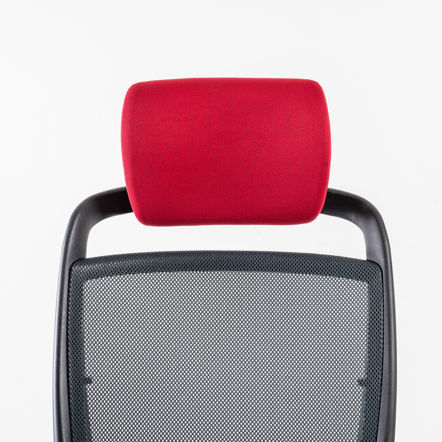 Headrest Cushion Headrest, adjustable for 5cm  in height. Headrest shells in black  polypropylene (100% recyclable).