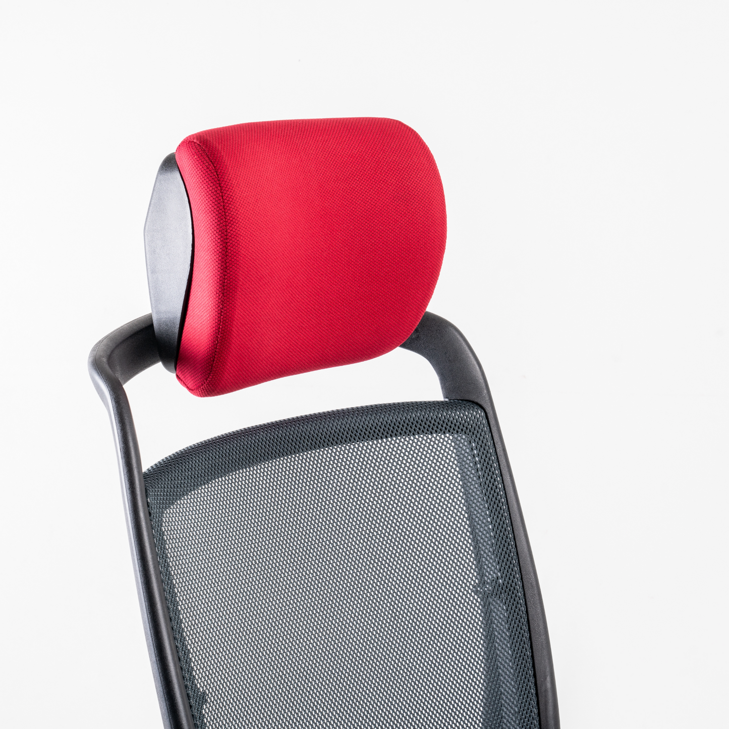 Headrest Cushion Headrest, adjustable for 5cm  in height. Headrest shells in black  polypropylene (100% recyclable).