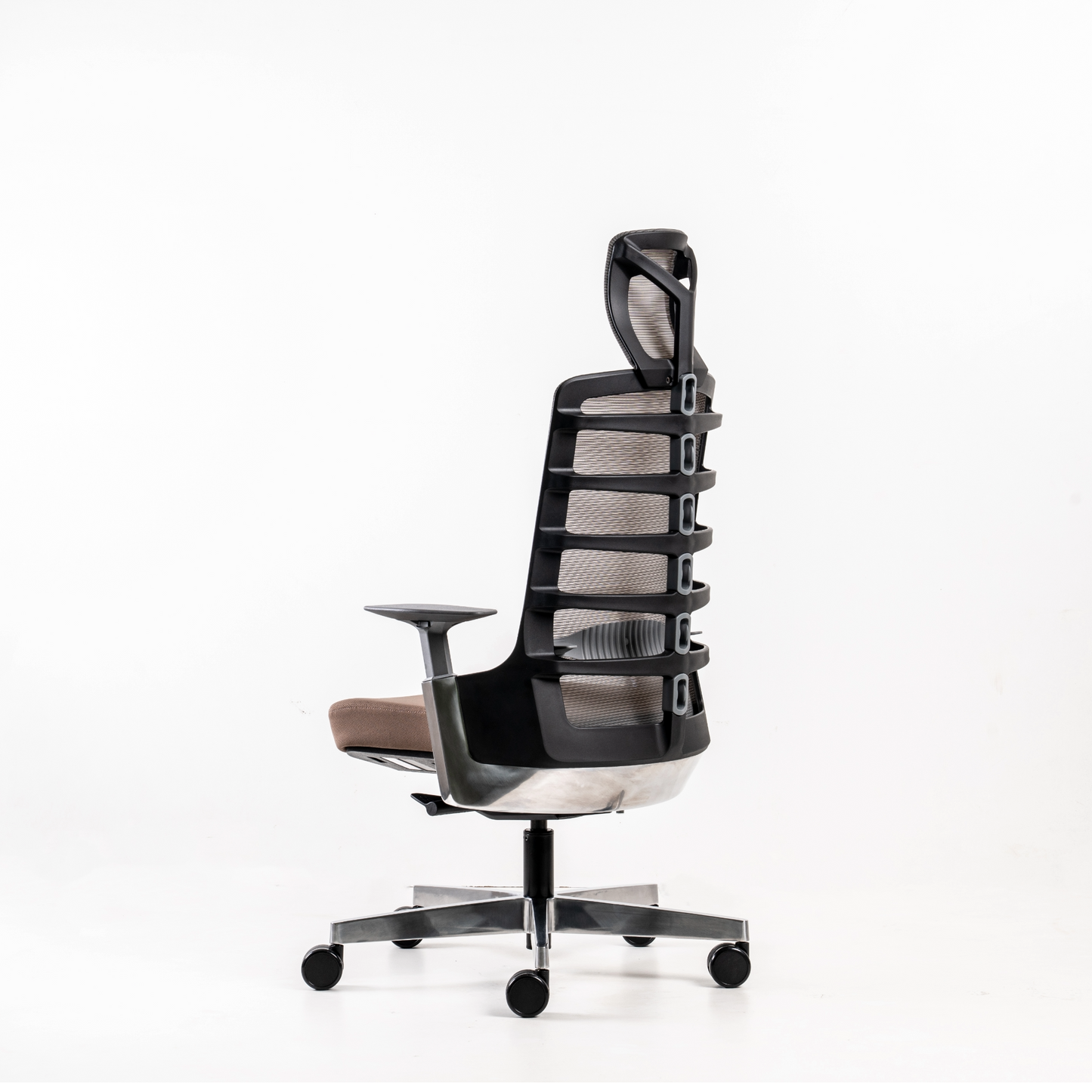 Backrest: Height-adjustable lumbar support  with a range of 55mm.Polypropylene  (100% recyclable) frame in black or  white colour option.