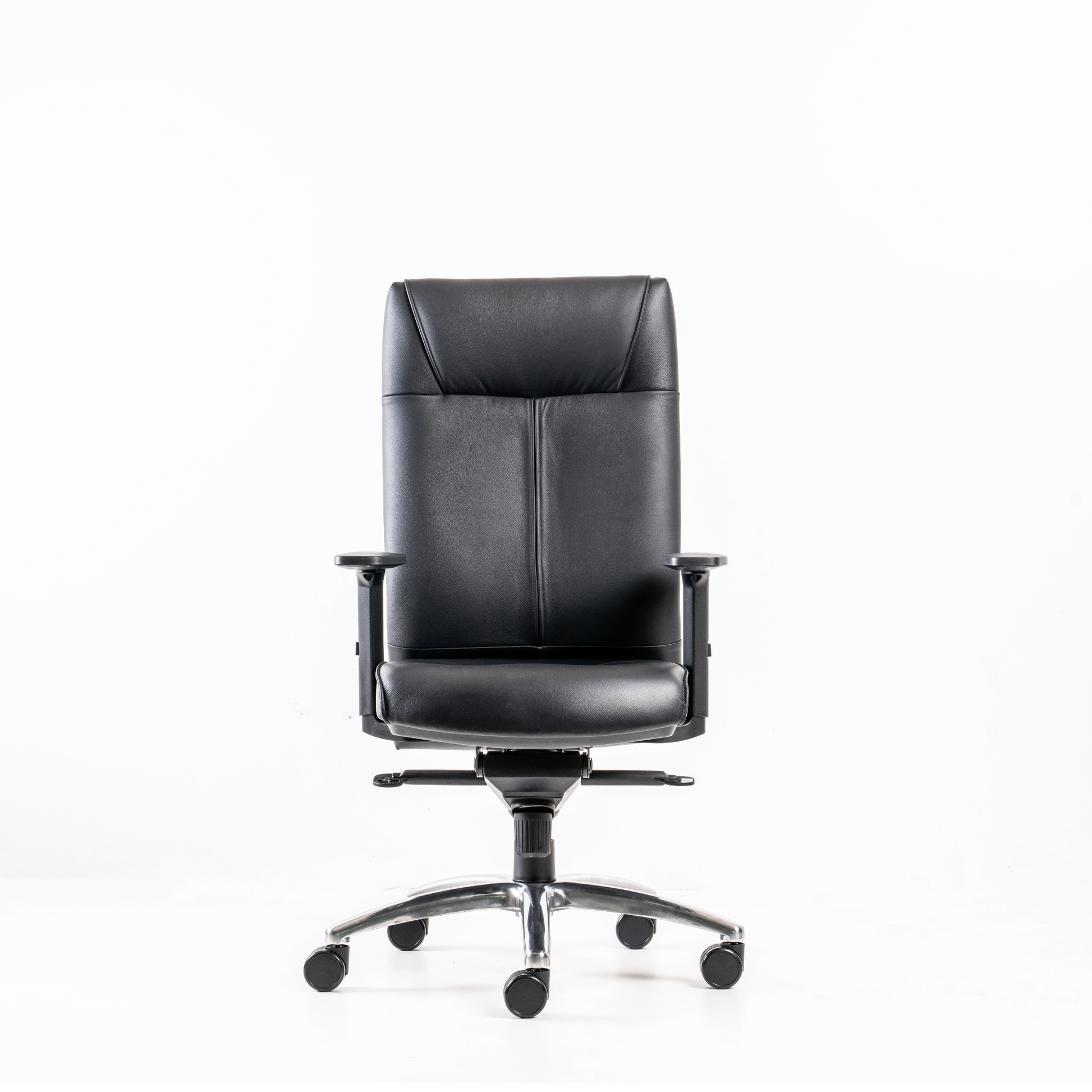 Elegance Appealing: Synchronous provides comfort in seating with various  ergonomic features. The mutiple locking synchronized  mechanism allows the user to tilt easily from upright to  reclined position. Its armrests provide options of height,  width, depth and direction adjustment for ensuring  optimum support.